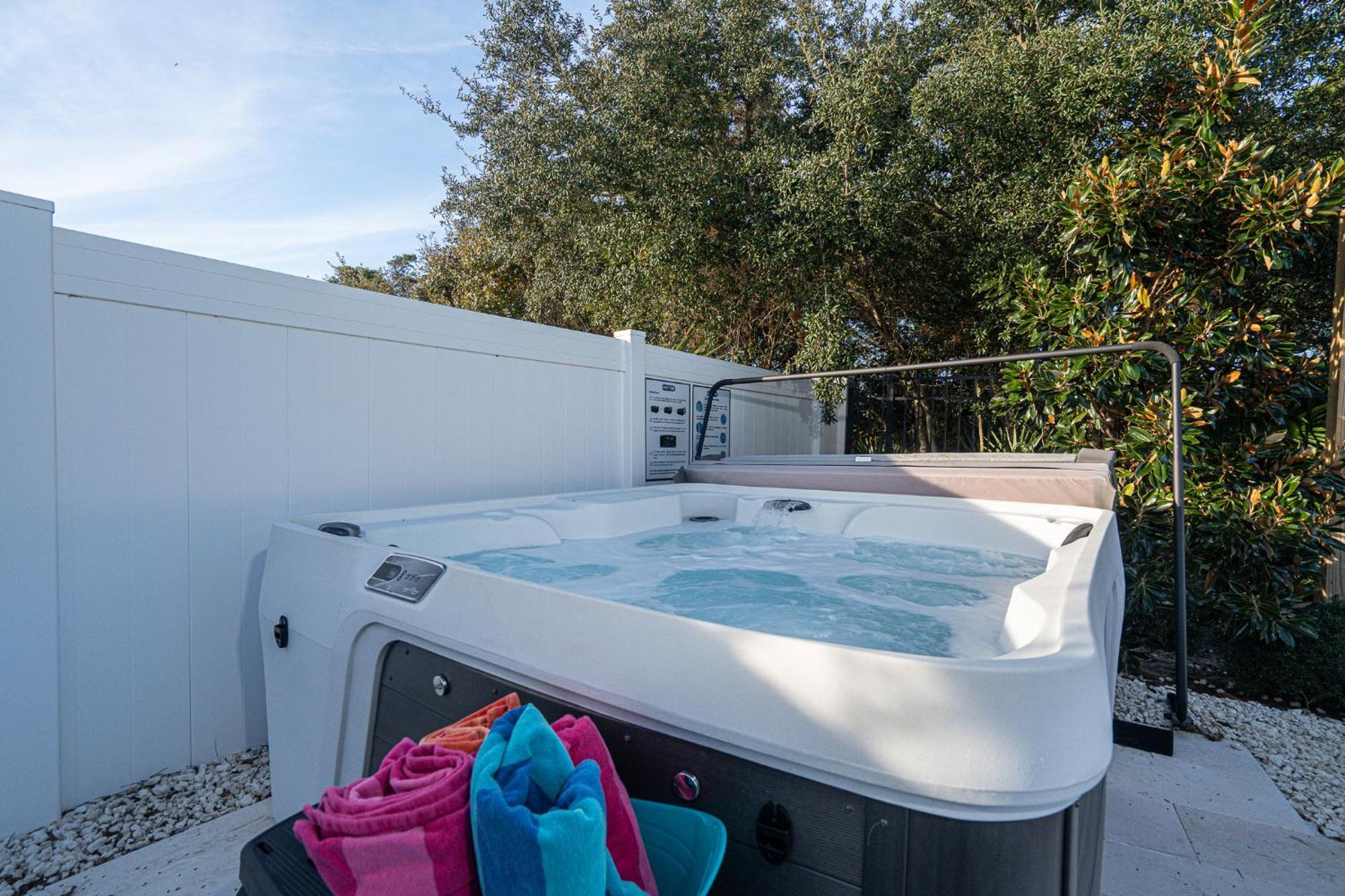 Heated Pool And Golf Cart, Walk To Beach! Best Deal! Дестин Экстерьер фото